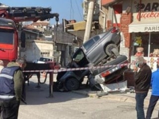 İzmir'de freni boşalan vinç dehşeti
