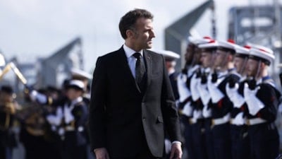 Macron, Fransa'nın nükleer cephaneliğini büyüteceğini belirtti