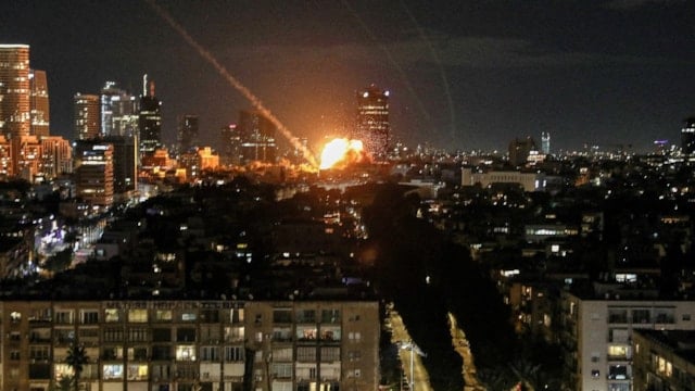 Demir Kubbe yetersiz kaldı: İsrail'de birçok nokta vuruldu