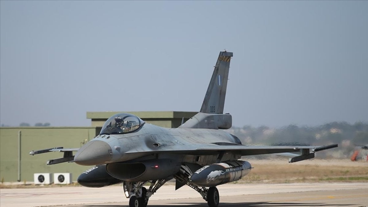 Yunan F-16'ları Güney Kıbrıs'a konuşlandı
