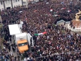 İran'da yas: ABD'nin okul saldırısında ölen kız öğrenciler defnediliyor