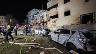 İran'ın füzeleri Demir Kubbe'yi geçti: Tel Aviv'de hasar büyük