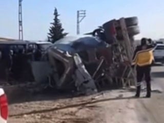 Gaziantep’te devrilen beton mikserinin sürücüsü öldü