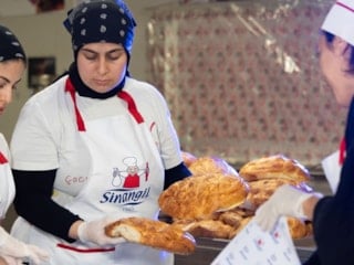 Sinangil ve Gönül Mutfağı’ndan Hatay’da kadınlara özel pide atölyesi