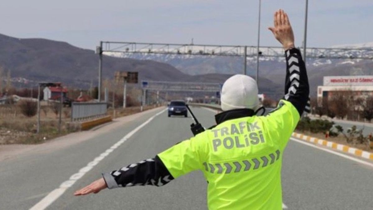 Denizli'de 'dur' ihtarına uymayan sürücüye rekor ceza