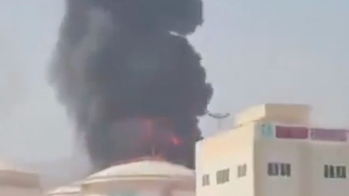 İran'a ait İHA, Birleşik Arap Emirlikleri'ndeki petrol sahasını vurdu