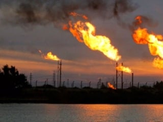 Hürmüz Boğazı kapatıldı: Irak, Basra'daki Rumeyle sahasında petrol üretimini durdurdu