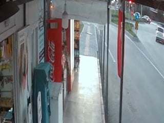 Hatay'da feci kaza: Kırmızı ışık ihlali yapan motosikletli, otomobille çarpıştı