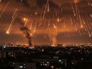 İran, İsrail ve ABD üslerine saldırılarını sürdürüyor: 500'ün üzerinde füze ateşlendi