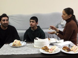 Hakkari'de evde eğitim alan Ali'ye öğretmenlerinden sürpriz