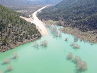 Antalya-Konya karayolu sular altında