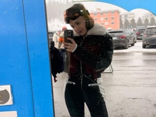 Yağmur Tanrısevsin'in kış tatili! Fotoğraflarını yayınladı