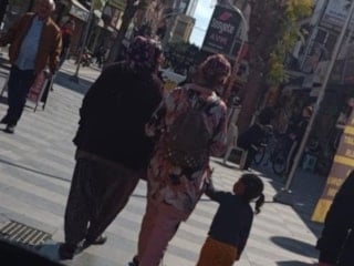 Mersin'de dilencilik yapan şahısların üzerinden 24 bin 577 TL çıktı