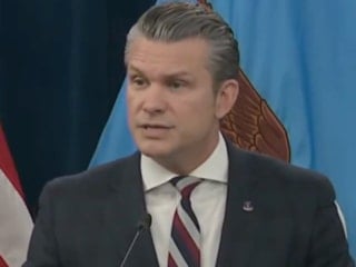 ABD Savaş Bakanı Pete Hegseth Pentagon'da açıklama yapıyor