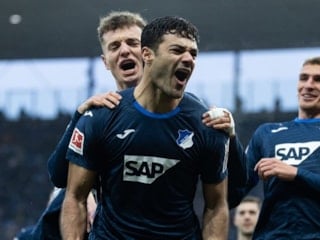 Ozan Kabak, Bundesliga'da ayın oyuncusu ödülüne aday
