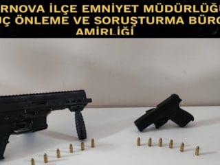 İzmir'de kapıyı polisiz diyerek açtırdılar: Silahla vurup 550 bin TL para çaldılar