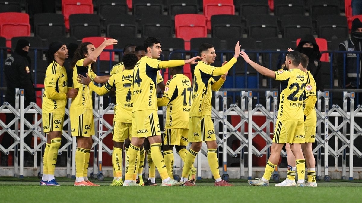 Gaziantep FK'yi farklı geçen Fenerbahçe kupada çeyrek finale yükseldi