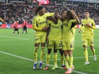 Gaziantep FK'yi farklı geçen Fenerbahçe kupada çeyrek finale yükseldi