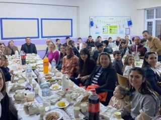 Bozhüyük Köyü’nde imece usulü iftar geleneği sürüyor