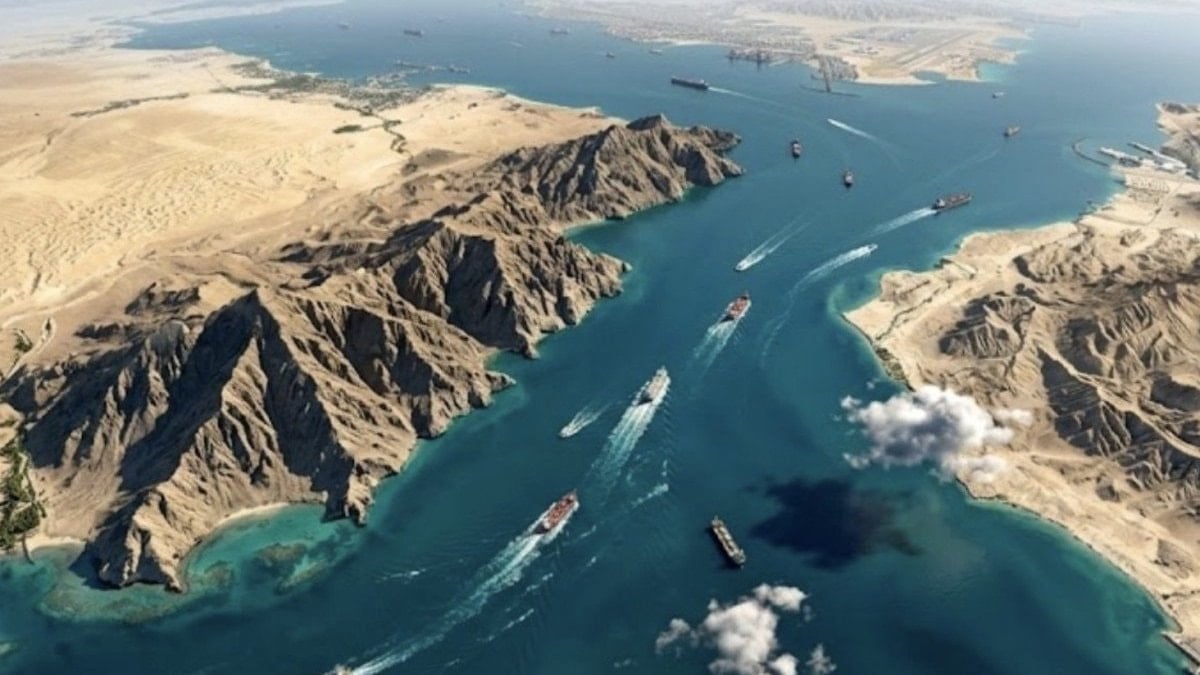 İran, Hürmüz Boğazı’nda savaş oyununu su üzerinden kuruyor