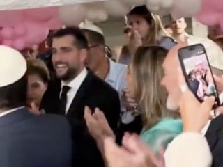 İsrail'de İran'ın saldırı tehdidine rağmen kutlamalar sığınaklarda devam ediyor