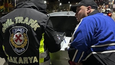 Sakarya'da ehliyetsiz yakalanan sürücüye 200 bin TL ceza