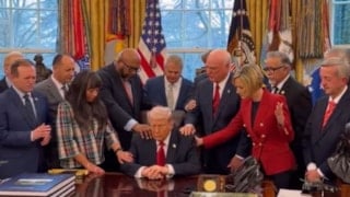 Beyaz Saray'da dua seansı: Trump için bir araya geldiler