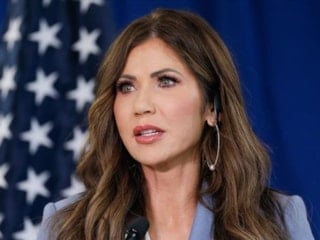 Trump, İç Güvenlik Bakanı Noem'i görevden aldı