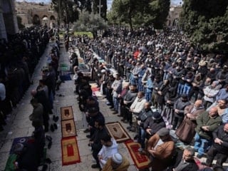 İsrail'den Mescid-i Aksa'da cuma namazına yasak kararı