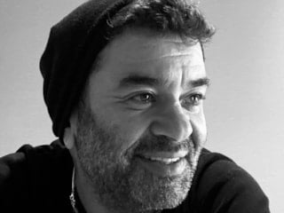 Bülent Şakrak'tan genç sevgiliye ilan-ı aşk