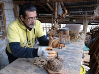 Malatya'da oğluna oyuncak yaparken sanat yolculuğuna başladı