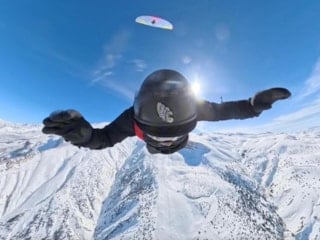 'Yarasa Adam' Ergan Dağı’nda havalandı