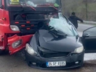 Zonguldak’ta kamyona çarpan polis komiseri ağır yaralandı