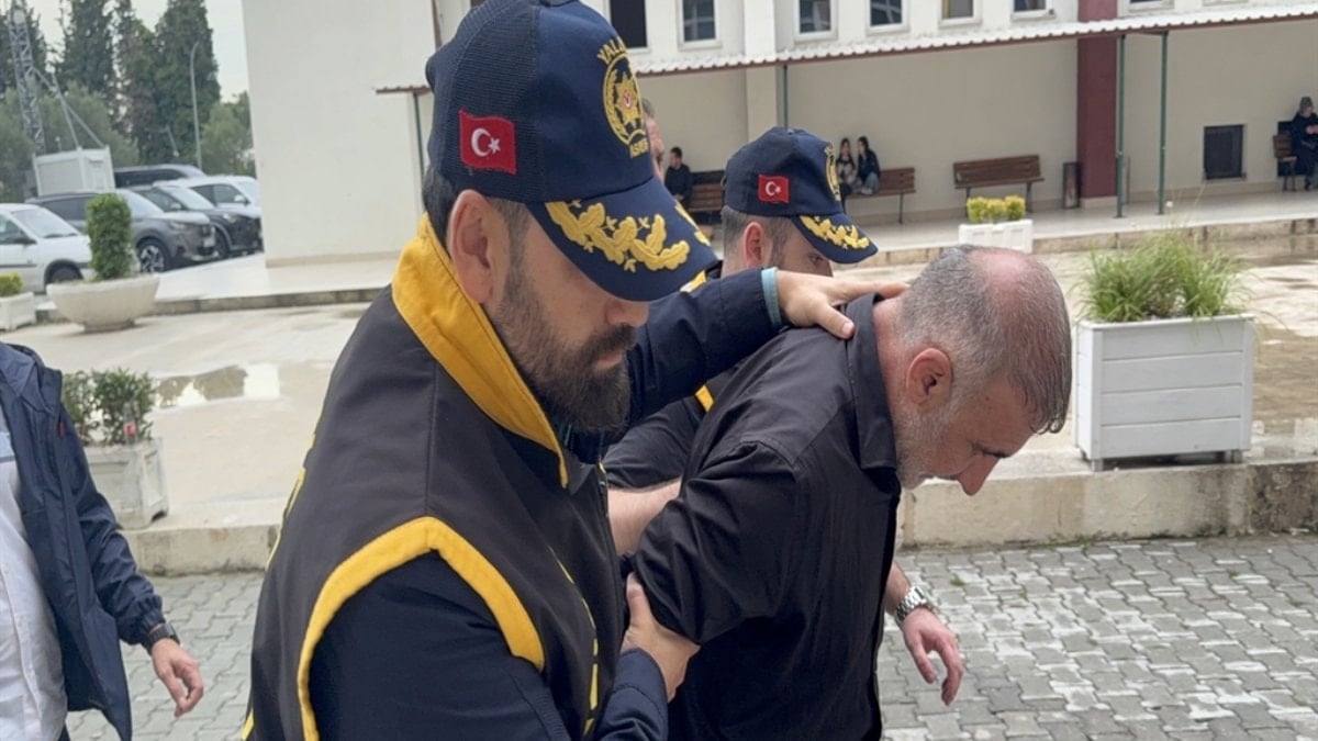 Yalova'da eşini sokak ortasında öldüren sanık için ağırlaştırılmış müebbet davası açıldı