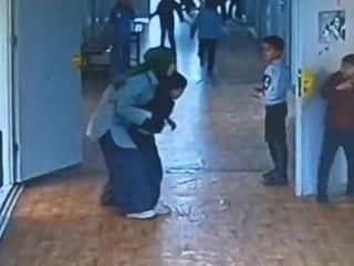 Hatay'da soluk borusuna yiyecek kaçan öğrenciyi, Heimlich manevrasıyla öğretmeni kurtardı