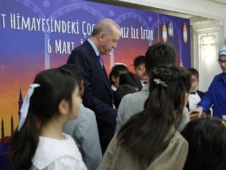 Cumhurbaşkanı Erdoğan, devlet himayesindeki çocuklarla iftarda bir araya geldi