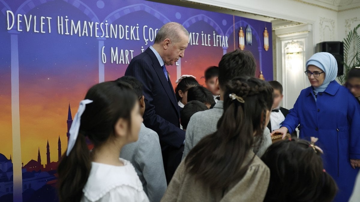 Cumhurbaşkanı Erdoğan, devlet himayesindeki çocuklarla iftarda bir araya geldi