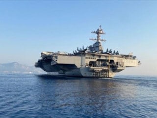 ABD'nin en büyük uçak gemisi Kızıldeniz'e ulaştı