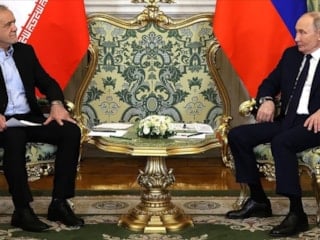 Rusya Devlet Başkanı Putin ile İran Cumhurbaşkanı Pezeşkiyan görüştü