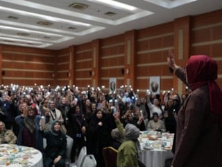 AK Parti İstanbul Kadın Kolları, iftar programıyla mahalle başkanlarını ağırladı