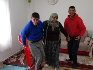 Adıyaman'da engelli çocuklarına hem anne hem baba olan kahraman anne