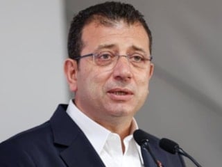 Ekrem İmamoğlu: Kur'an-ı Kerim'in mealini okuyup notlar alıyorum