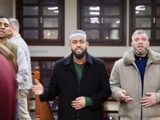 Gönüllere dokunan ses: Celal Karatüre’nin hikayesi