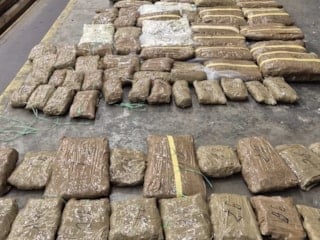 Türkiye’ye sokulmaya çalışılan 45 kilo 760 gram esrar sınırda ele geçirildi