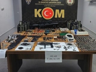 Sakarya’da evden silah imalathanesi çıktı: DEAŞ bağlantılı 2 şüpheli tutuklandı
