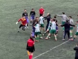 Artvin'de amatör maçta saha karıştı: Karşılaşma tatil edildi