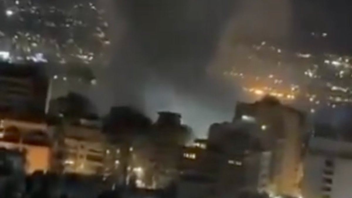 İsrail'in Beyrut'a gece boyu düzenlediği saldırılarda 15 kişi hayatını kaybetti