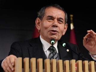 Dursun Özbek: Kadınlarımız her zaman bizim başımızın tacı