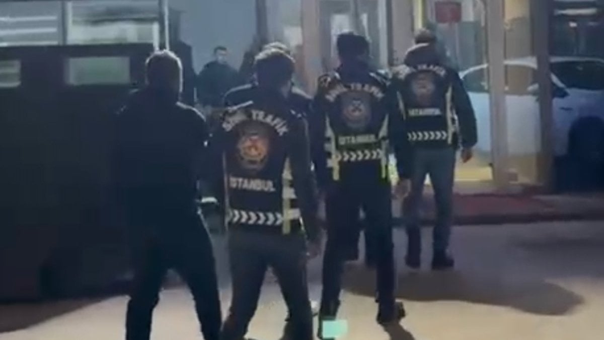 İstanbul'da trafikte bıçaklı kavga: 3 kişiye 542 bin lira para cezası kesildi