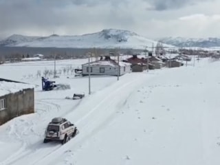 Bitlis'te hasta kadın için seferber olundu